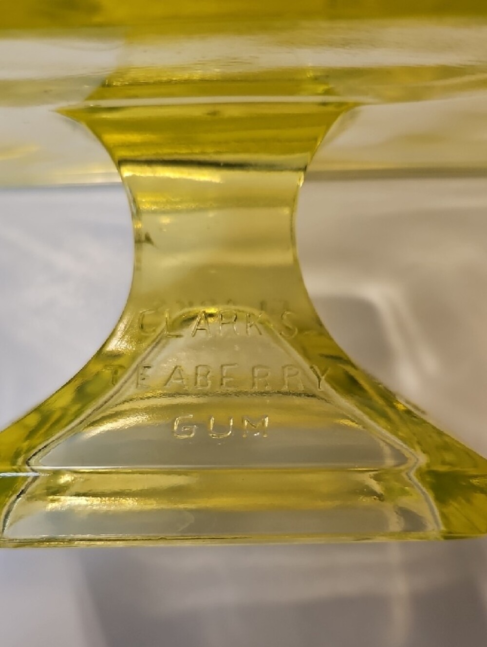 VASELINE GLASS ADVERTISING STAND CLARK'S TEABERRY GUM - Picture 5 of 8